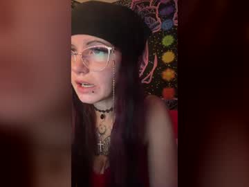 manicnikki93