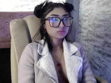 mia hoot01