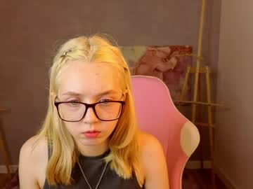 mollyy snow