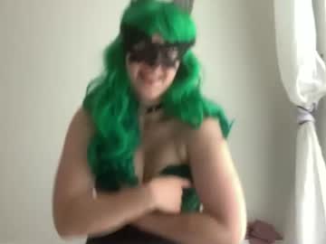 nikkihotgirl