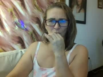 nikol glow2026
