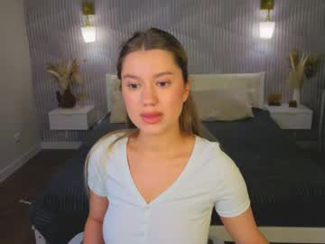 shakira lux